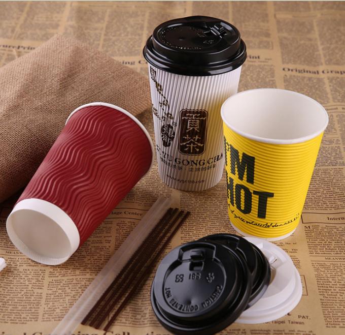 エコの友好的なペーパー飲むコップ、注文のテークアウトのコーヒー カップの形OEM