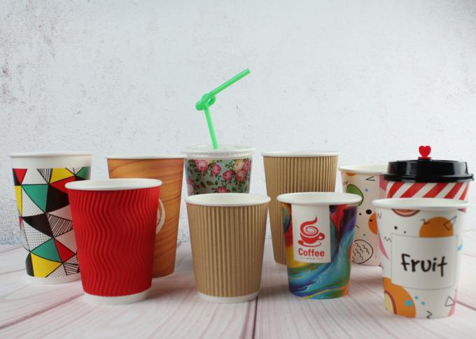 ふたが付いている使い捨て可能な絶縁されたコーヒー カップの二重壁によって印刷されるコップ